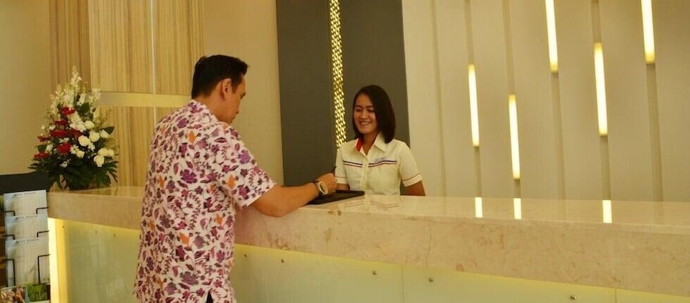 Cordela Hotel Cirebon Exteriér fotografie