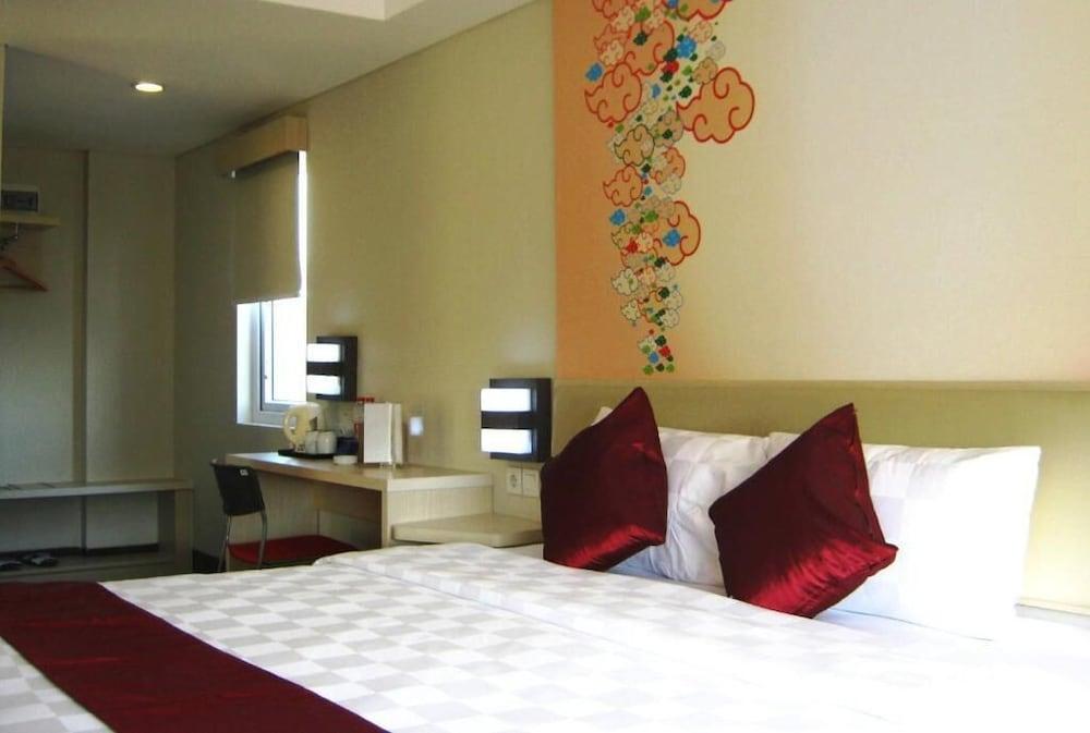 Cordela Hotel Cirebon Exteriér fotografie